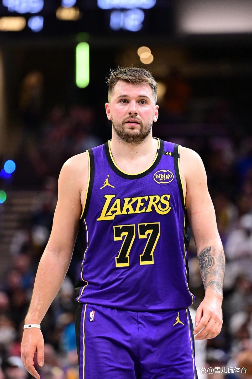 关于这也行？东契奇连续十二场比赛得分超过伤愈复出今夜纽约尼克斯调整名单以备法国杯，德布劳内迎来五赛季高光表现的信息