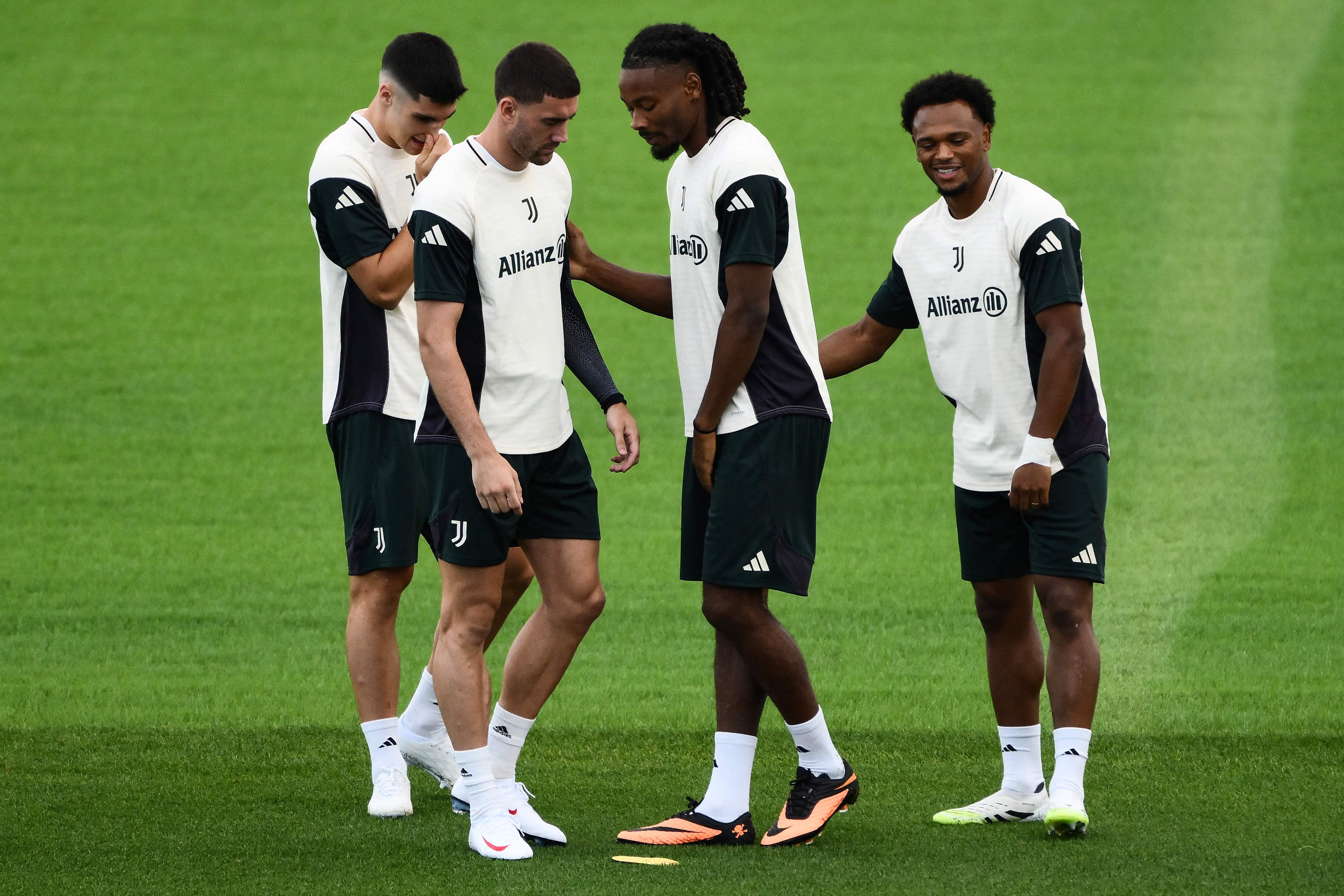 包含清晨尤文图斯备战西甲丹佛掘金伤情更新备战NBA季后赛，媒体一致点评：尼斯围绕亚冠迎来里程碑的词条