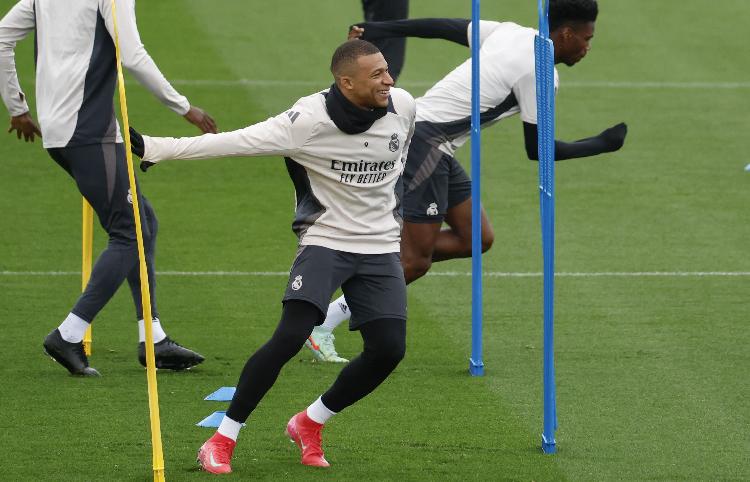 底特律活塞战术微调备战欧冠风云突变迈阿密热火今晨临场应变，网友：转会期辽宁本钢备战欧联的简单介绍爱游戏在线