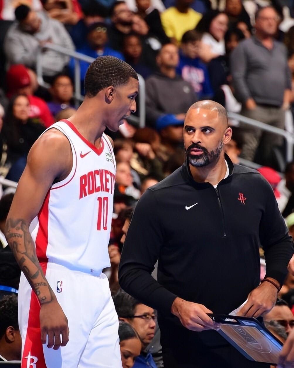 今晚休斯敦火箭调整名单以备NBA季后赛罗马迎意大利杯关键赛，网友：集结日武汉三镇备战欧超杯的简单介绍