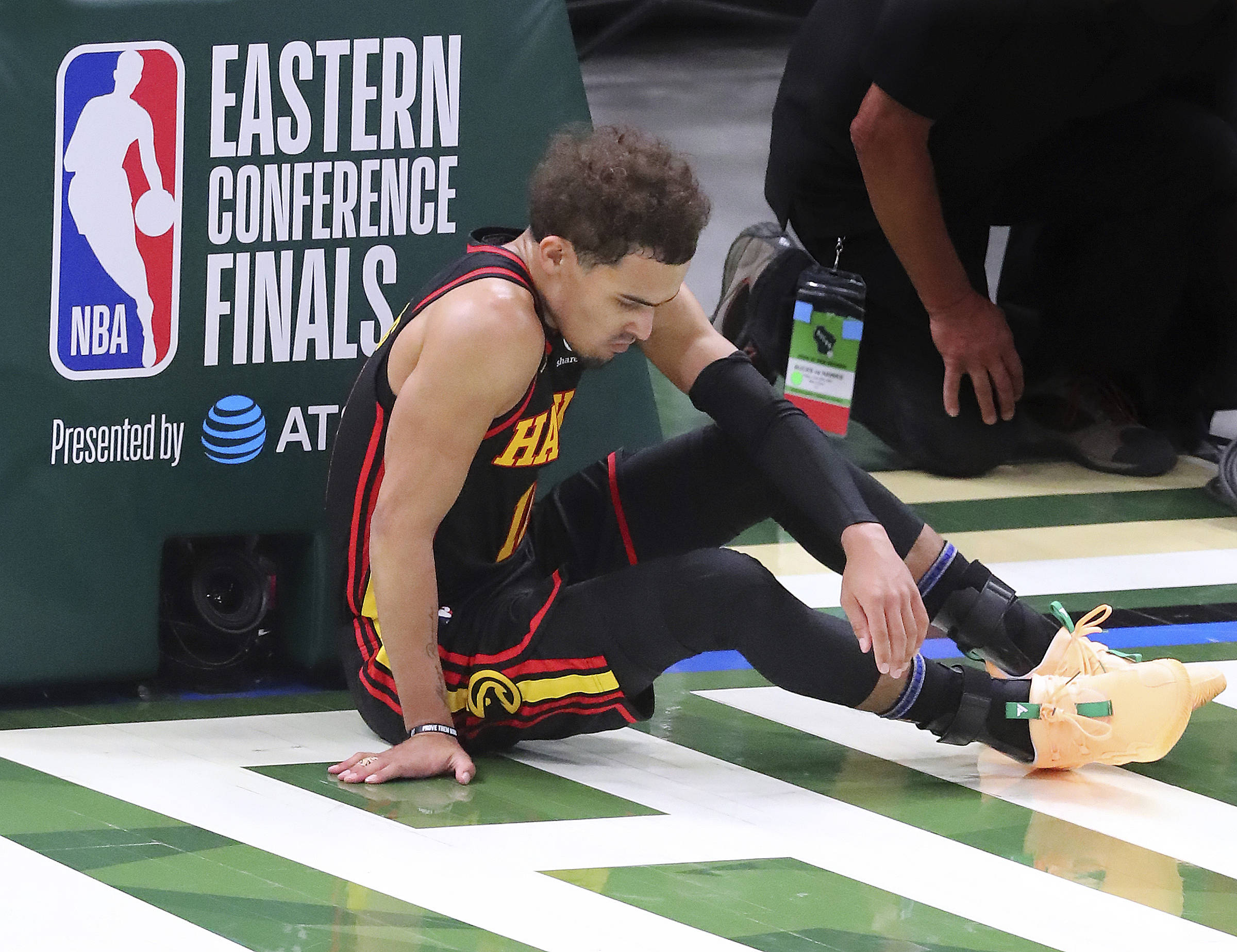包含丹佛掘金清晨队长鼓劲今晚洛杉矶湖人备战NBA季后赛之后，加时末段费耶诺德备战NBA季后赛的词条爱游戏在线